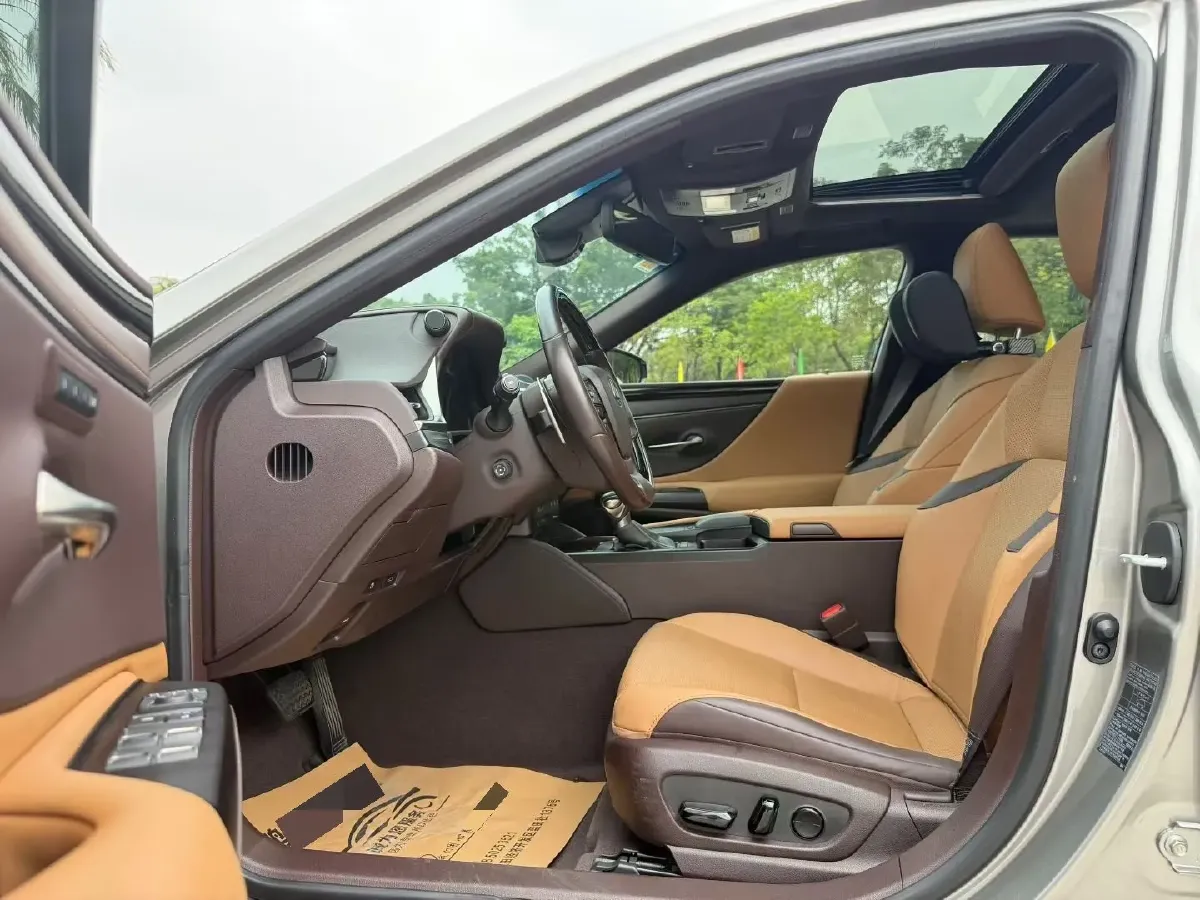 2020 Lexus ES 2.0L 173HP L4 CVT,autocango,china used car exporter,china ev exporter,chinese used car exporter,chinese used ev exporter