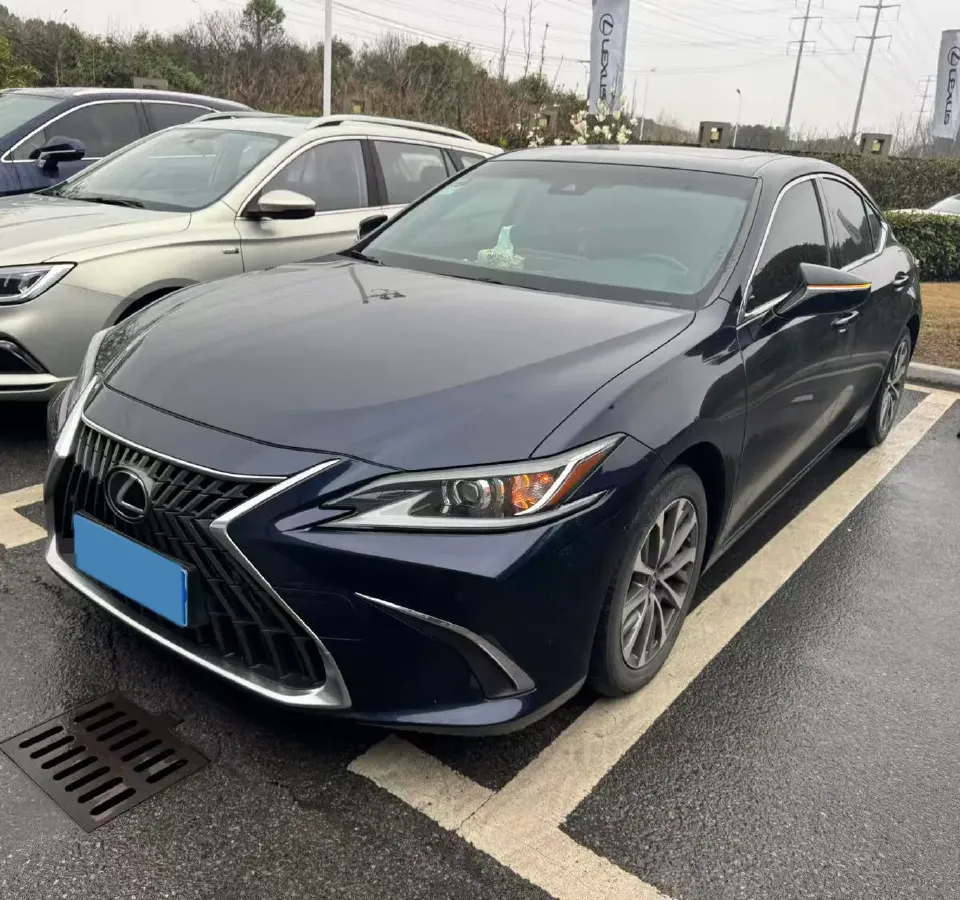 2021 Lexus ES 2.5L 207HP L4 8AT,autocango,china used car exporter,china ev exporter,chinese used car exporter,chinese used ev exporter