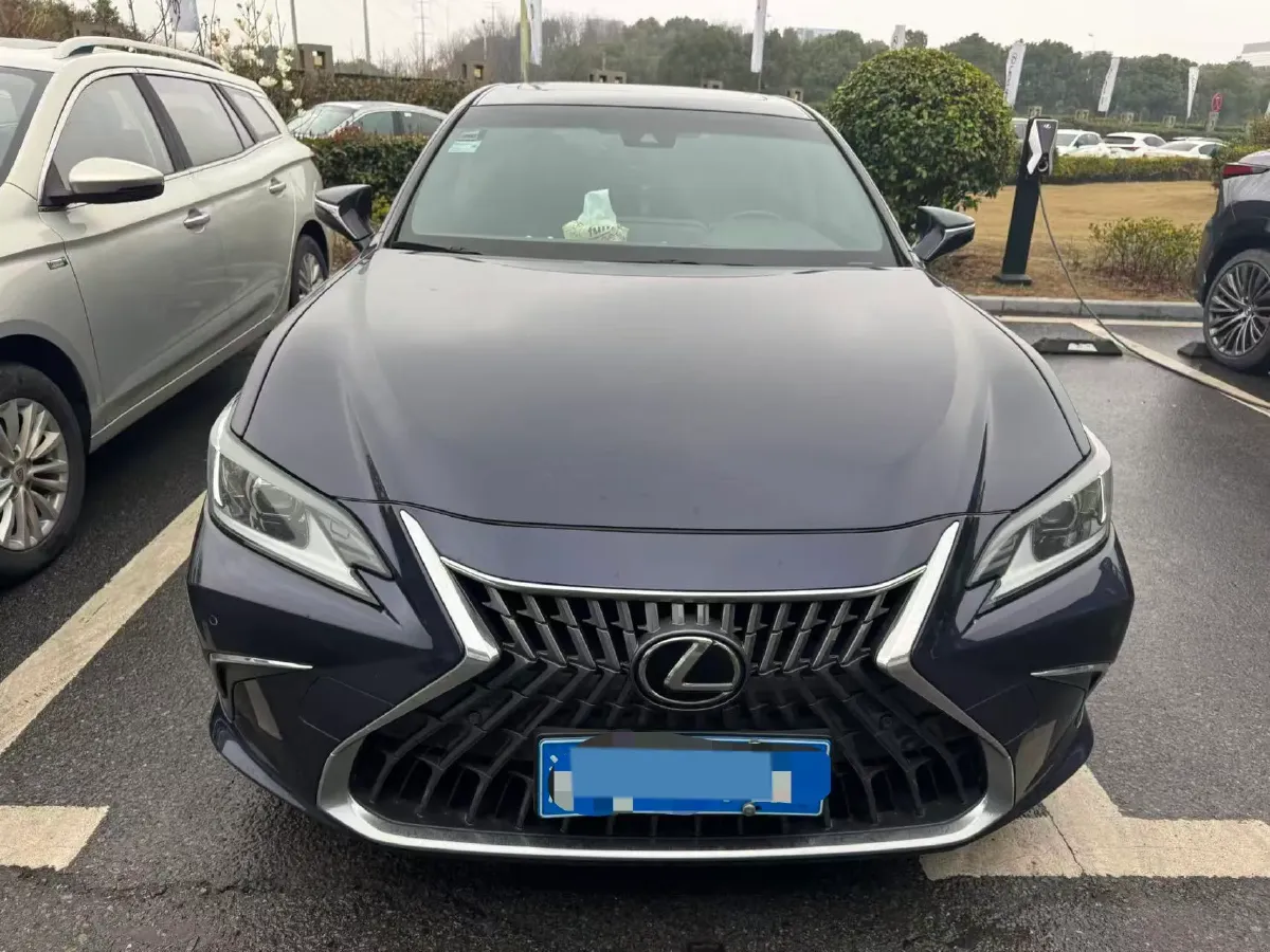 2021 Lexus ES 2.5L 207HP L4 8AT,autocango,china used car exporter,china ev exporter,chinese used car exporter,chinese used ev exporter