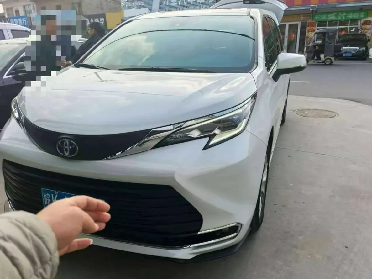 2024 Toyota Sienna 2.5L 189HP L4 E-CVT Hybrid,autocango,china used car exporter,china ev exporter,chinese used car exporter,chinese used ev exporter