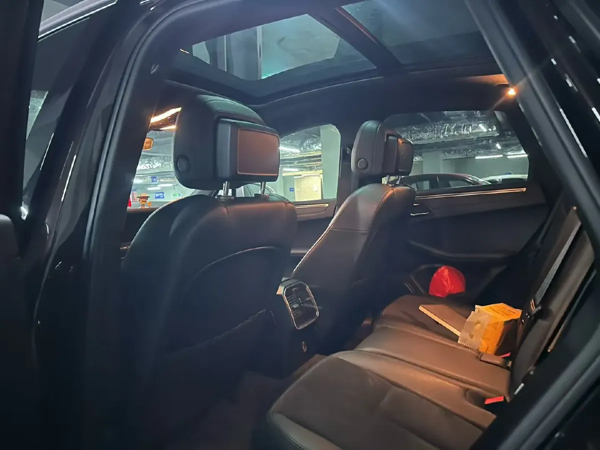 2018 Porsche Macan 2.0T 252HP L4 7DCT,autocango,china used car exporter,china ev exporter,chinese used car exporter,chinese used ev exporter