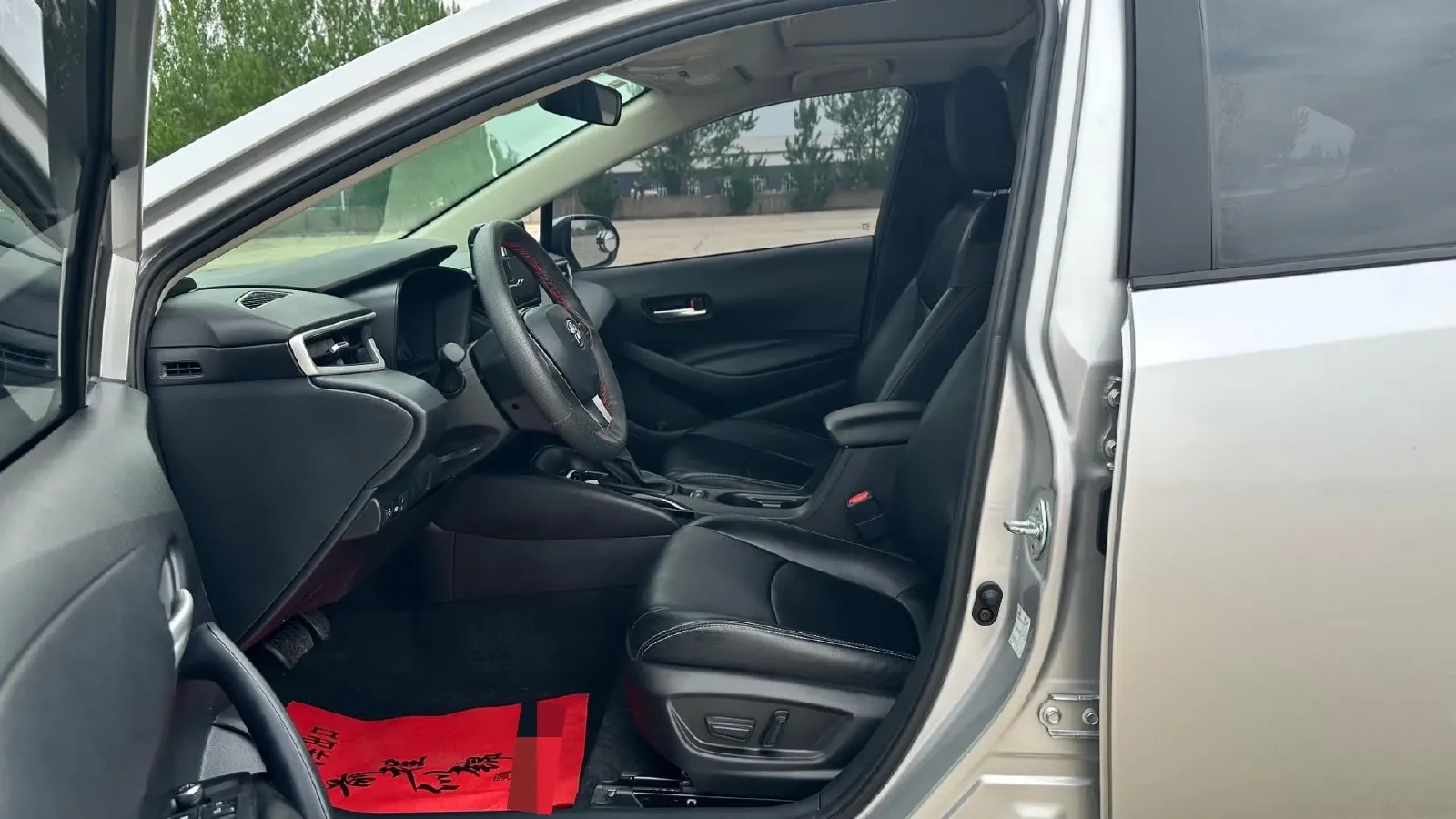 2021 Toyota Corolla 1.2T 116HP L4 CVT,autocango,china used car exporter,china ev exporter,chinese used car exporter,chinese used ev exporter