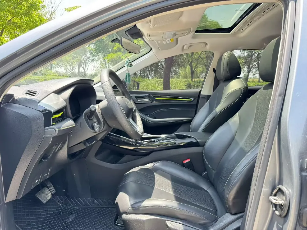 2021 Roewe i5 1.5L 120HP L4 CVT,autocango,china used car exporter,china ev exporter,chinese used car exporter,chinese used ev exporter