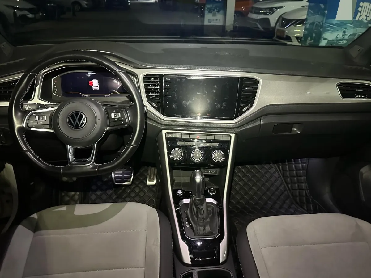 2021 Volkswagen T-Roc 1.4T 150HP L4 7DCT,autocango,china used car exporter,china ev exporter,chinese used car exporter,chinese used ev exporter