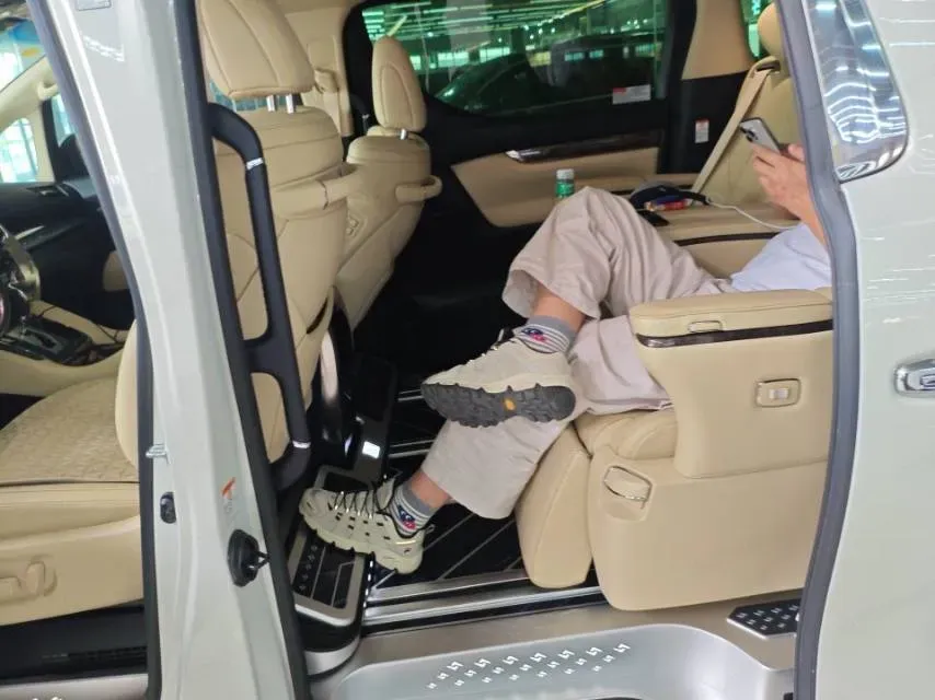 2021 Toyota Alphard 2.5L 117HP L4 E-CVT Hybrid,autocango,china used car exporter,china ev exporter,chinese used car exporter,chinese used ev exporter