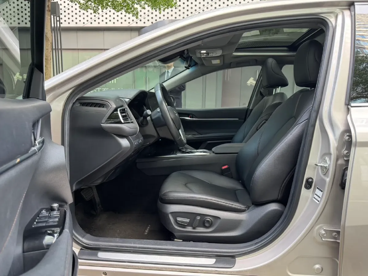 2021 Toyota Camry 2.5L 178HP L4 E-CVT Hybrid,autocango,china used car exporter,china ev exporter,chinese used car exporter,chinese used ev exporter