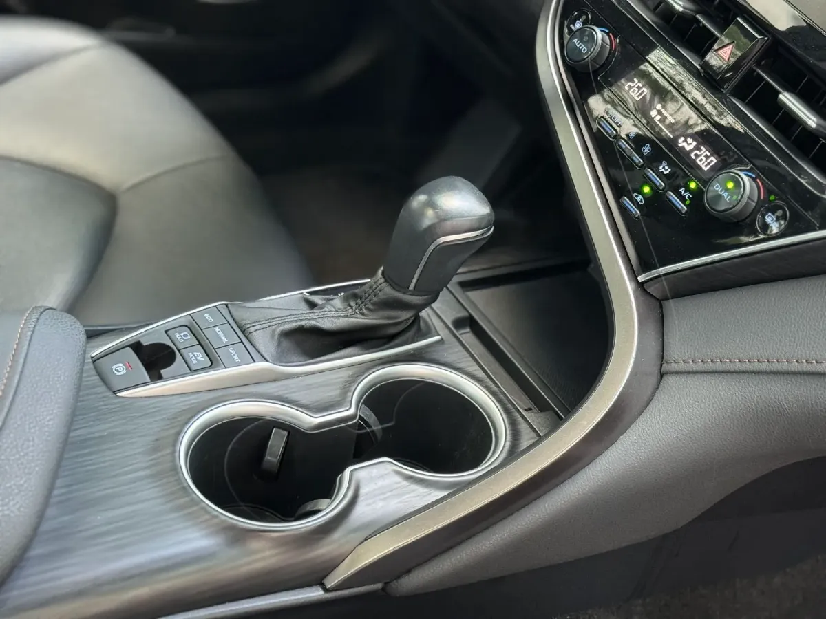 2021 Toyota Camry 2.5L 178HP L4 E-CVT Hybrid,autocango,china used car exporter,china ev exporter,chinese used car exporter,chinese used ev exporter