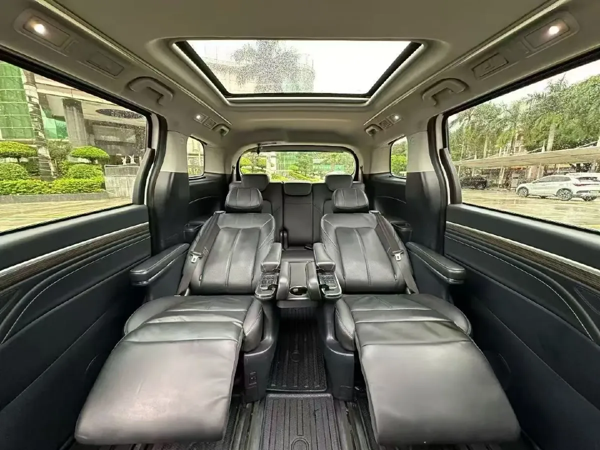 2021 GAC Trumpchi M8 2.0T 252HP L4 8AT,autocango,china used car exporter,china ev exporter,chinese used car exporter,chinese used ev exporter