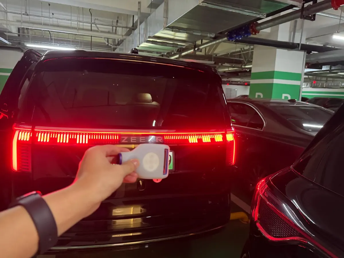 2022 Zeekr 001 BEV 100KWH,autocango,china used car exporter,china ev exporter,chinese used car exporter,chinese used ev exporter