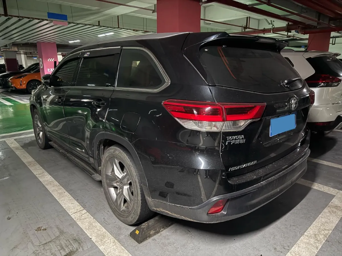 2018 Jeep Grand Commander 2.0T 265HP L4 9AT,autocango,china used car exporter,china ev exporter,chinese used car exporter,chinese used ev exporter