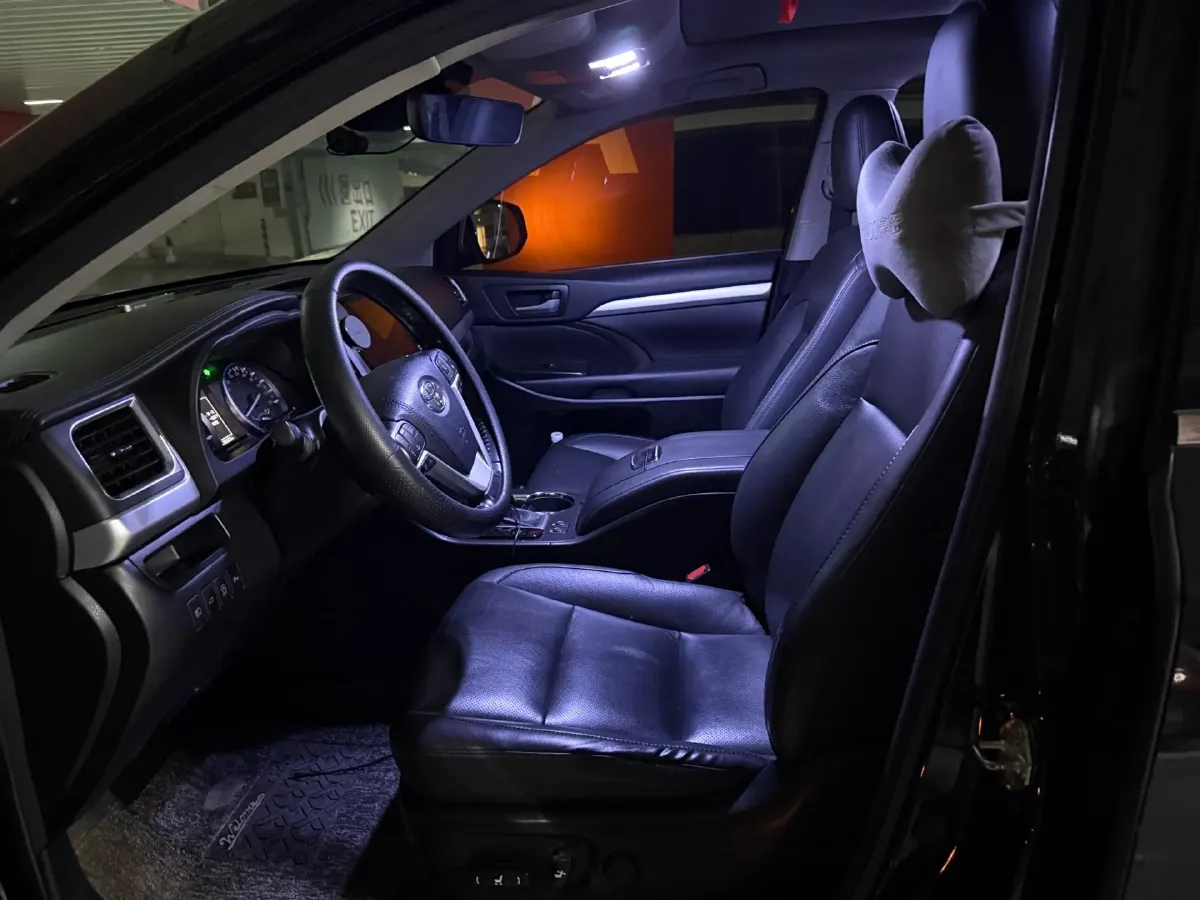 2018 Jeep Grand Commander 2.0T 265HP L4 9AT,autocango,china used car exporter,china ev exporter,chinese used car exporter,chinese used ev exporter