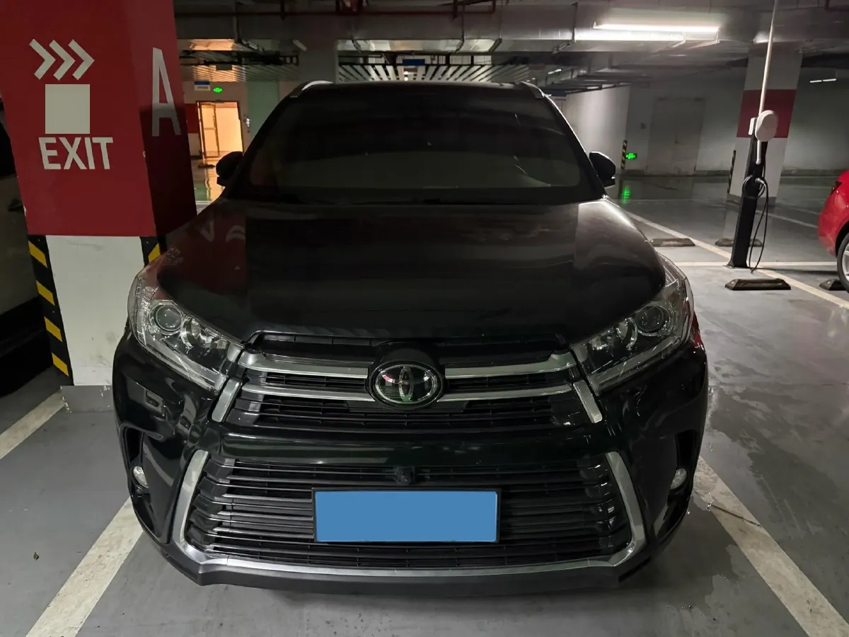 2018 Jeep Grand Commander 2.0T 265HP L4 9AT,autocango,china used car exporter,china ev exporter,chinese used car exporter,chinese used ev exporter