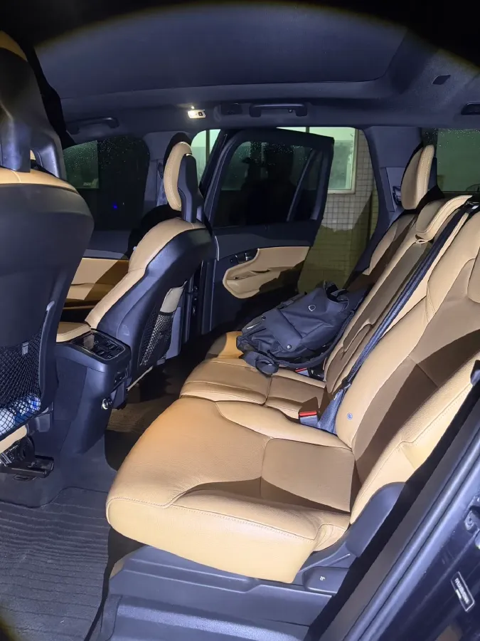 2018 Volvo XC90 2.0T 320HP L4 8AT,autocango,china used car exporter,china ev exporter,chinese used car exporter,chinese used ev exporter