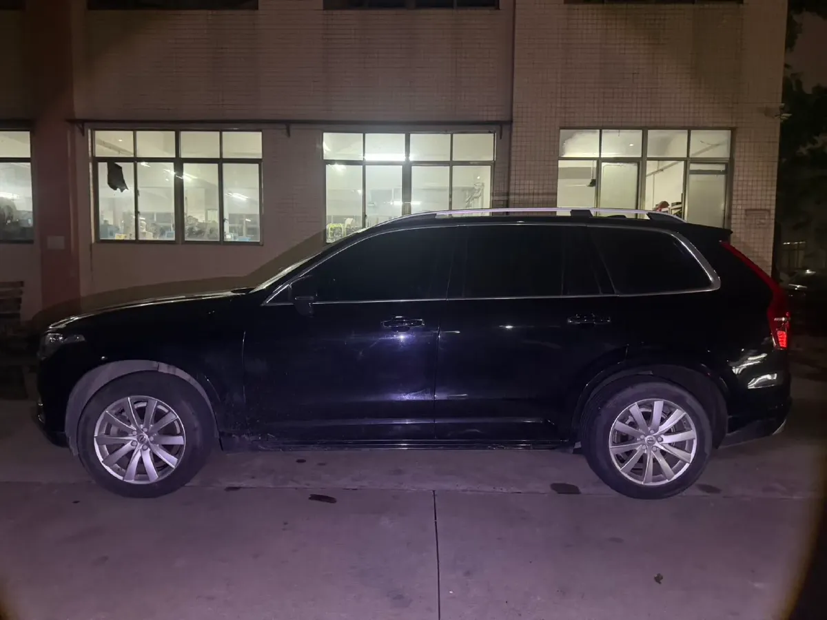 2018 Volvo XC90 2.0T 320HP L4 8AT,autocango,china used car exporter,china ev exporter,chinese used car exporter,chinese used ev exporter