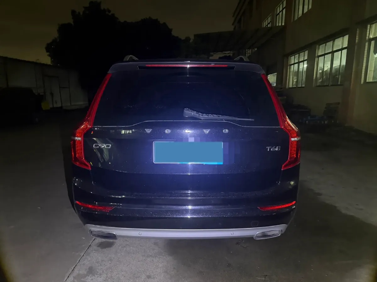2018 Volvo XC90 2.0T 320HP L4 8AT,autocango,china used car exporter,china ev exporter,chinese used car exporter,chinese used ev exporter