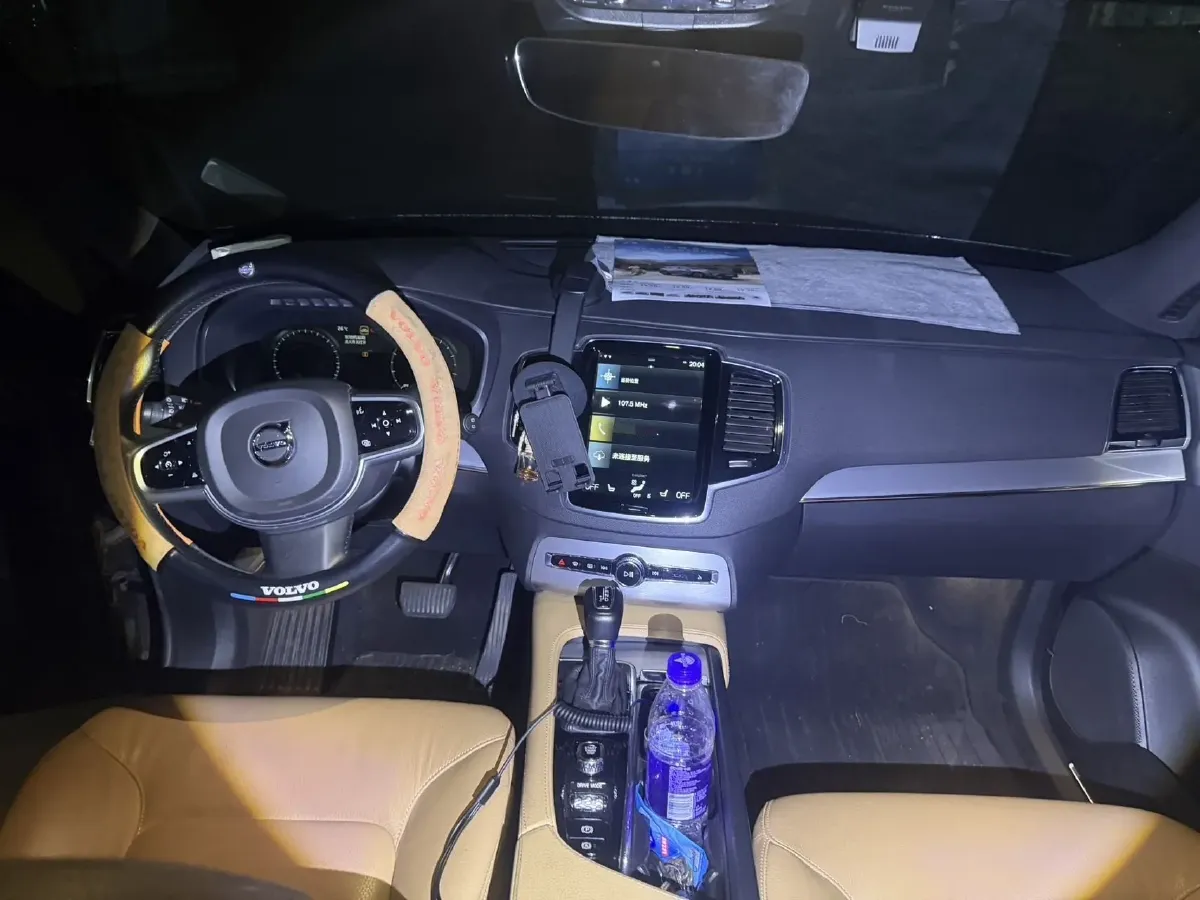 2018 Volvo XC90 2.0T 320HP L4 8AT,autocango,china used car exporter,china ev exporter,chinese used car exporter,chinese used ev exporter