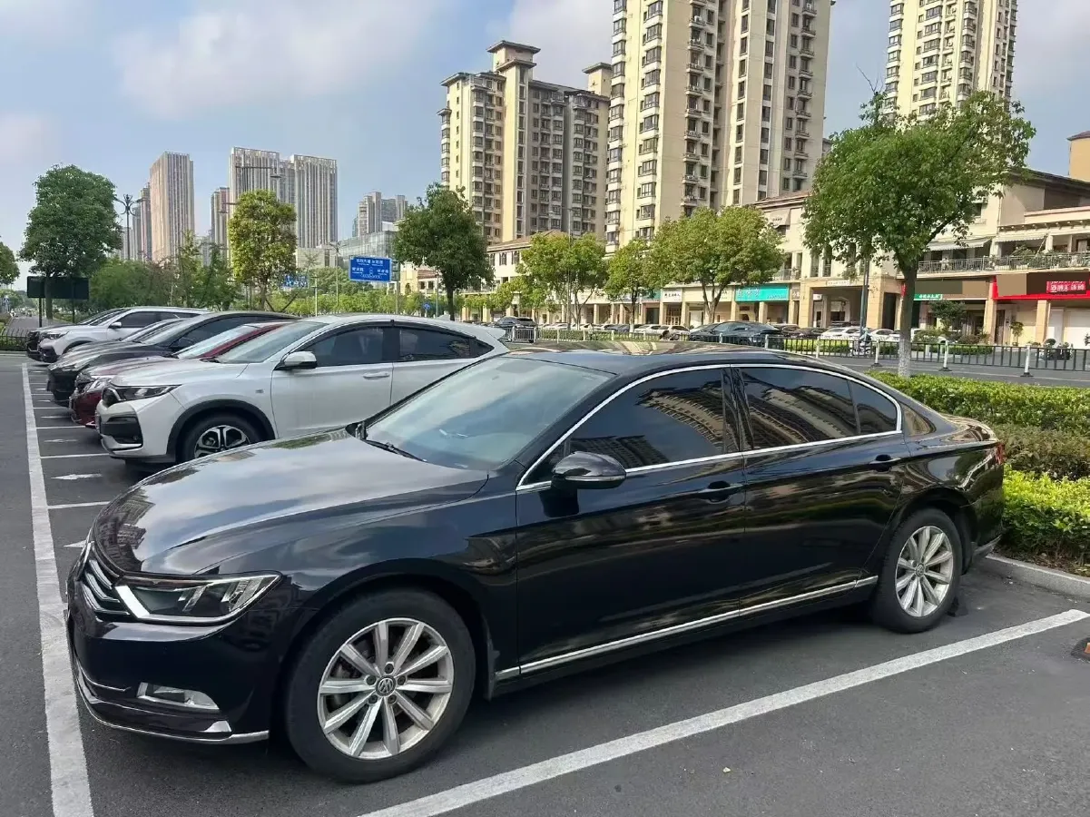 2017 Volkswagen Magotan 1.8T 180HP L4 7DCT,autocango,china used car exporter,china ev exporter,chinese used car exporter,chinese used ev exporter