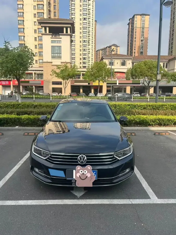 2017 Volkswagen Magotan 1.8T 180HP L4 7DCT,autocango,china used car exporter,china ev exporter,chinese used car exporter,chinese used ev exporter