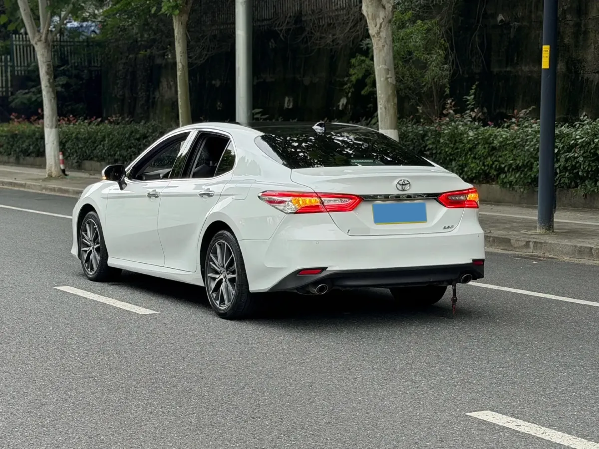 2021 Toyota Camry 2.5L 209HP L4 8AT,autocango,china used car exporter,china ev exporter,chinese used car exporter,chinese used ev exporter