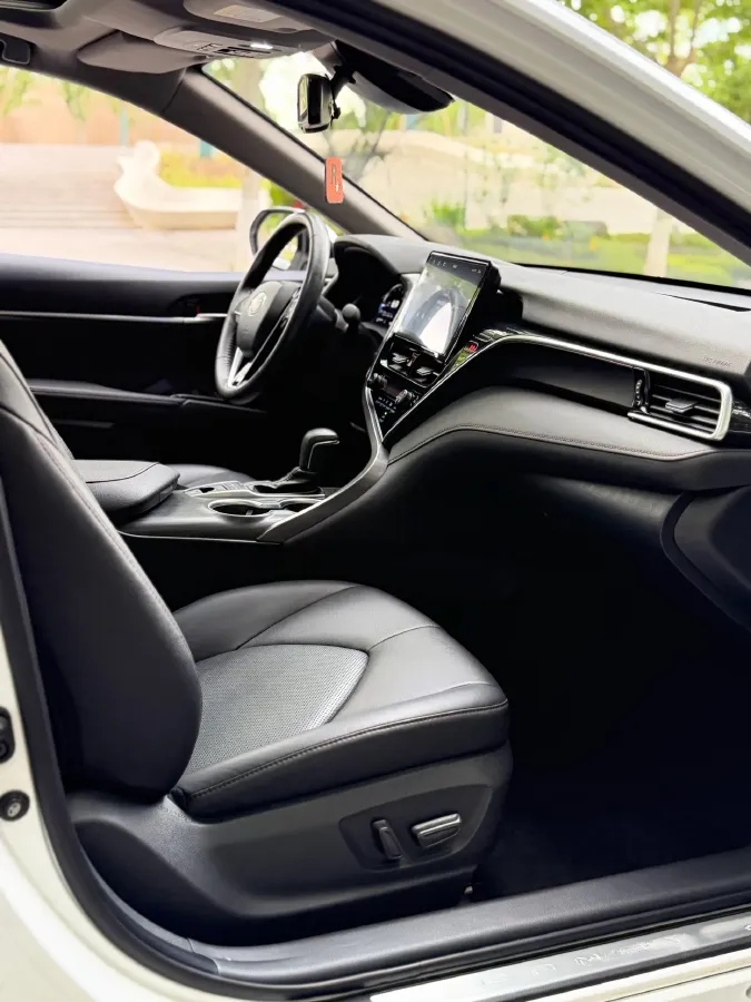 2021 Toyota Camry 2.5L 209HP L4 8AT,autocango,china used car exporter,china ev exporter,chinese used car exporter,chinese used ev exporter