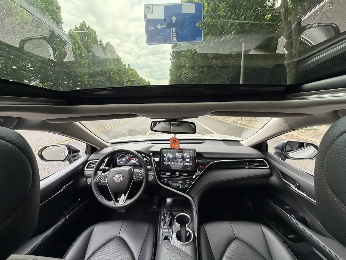 2021 Toyota Camry 2.5L 209HP L4 8AT,autocango,china used car exporter,china ev exporter,chinese used car exporter,chinese used ev exporter