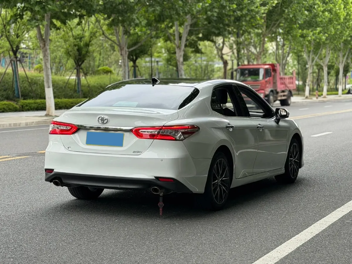 2021 Toyota Camry 2.5L 209HP L4 8AT,autocango,china used car exporter,china ev exporter,chinese used car exporter,chinese used ev exporter