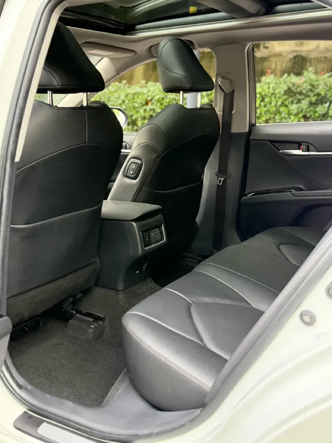2021 Toyota Camry 2.5L 209HP L4 8AT,autocango,china used car exporter,china ev exporter,chinese used car exporter,chinese used ev exporter
