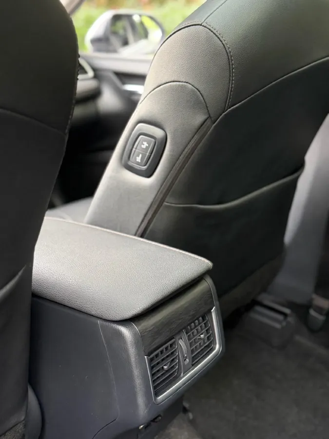 2021 Toyota Camry 2.5L 209HP L4 8AT,autocango,china used car exporter,china ev exporter,chinese used car exporter,chinese used ev exporter