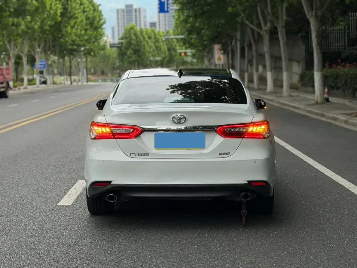 2021 Toyota Camry 2.5L 209HP L4 8AT,autocango,china used car exporter,china ev exporter,chinese used car exporter,chinese used ev exporter