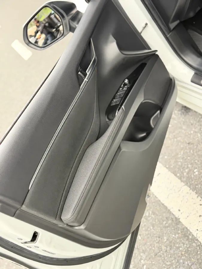 2021 Toyota Camry 2.5L 209HP L4 8AT,autocango,china used car exporter,china ev exporter,chinese used car exporter,chinese used ev exporter