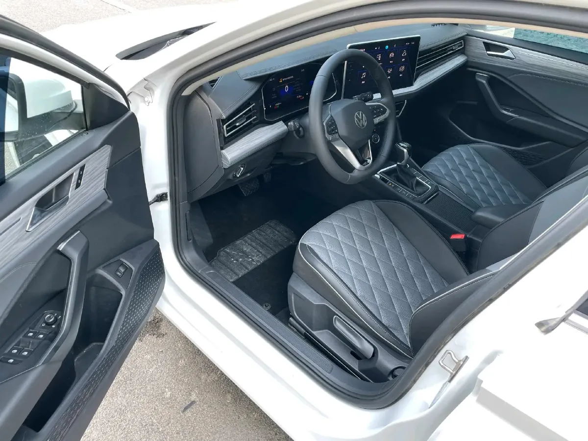 2023 Volkswagen Sagitar 1.5T 160HP L4 7DCT,autocango,china used car exporter,china ev exporter,chinese used car exporter,chinese used ev exporter