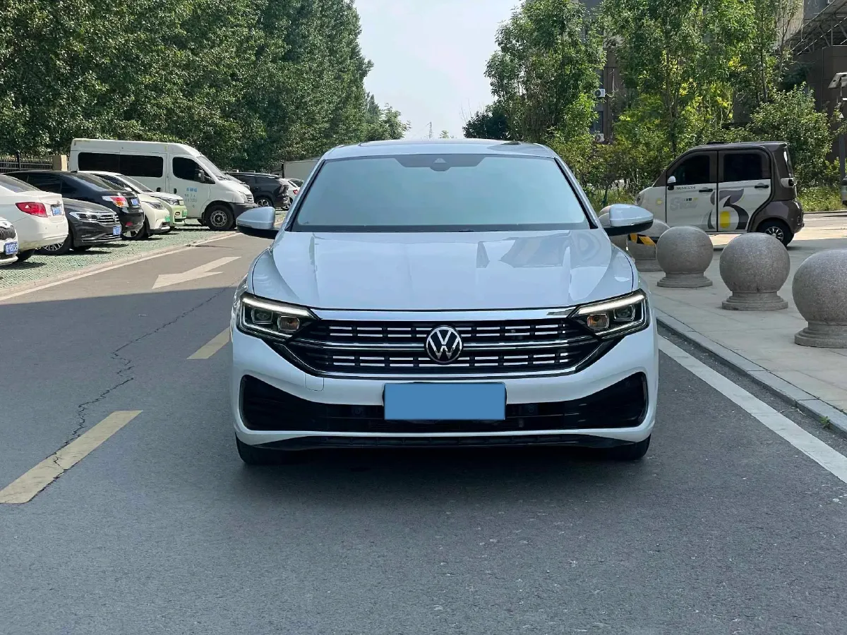 2023 Volkswagen Sagitar 1.5T 160HP L4 7DCT,autocango,china used car exporter,china ev exporter,chinese used car exporter,chinese used ev exporter