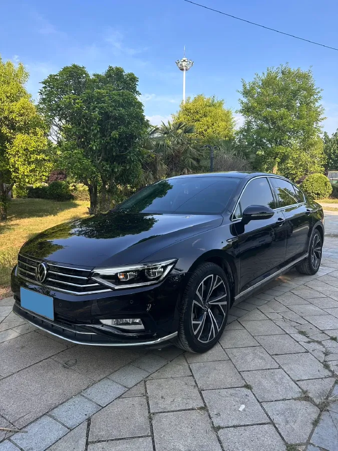 2020 Volkswagen Magotan 2.0T 186HP L4 7DCT,autocango,china used car exporter,china ev exporter,chinese used car exporter,chinese used ev exporter