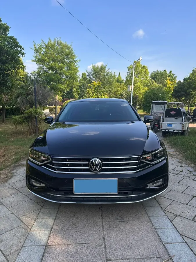 2020 Volkswagen Magotan 2.0T 186HP L4 7DCT,autocango,china used car exporter,china ev exporter,chinese used car exporter,chinese used ev exporter
