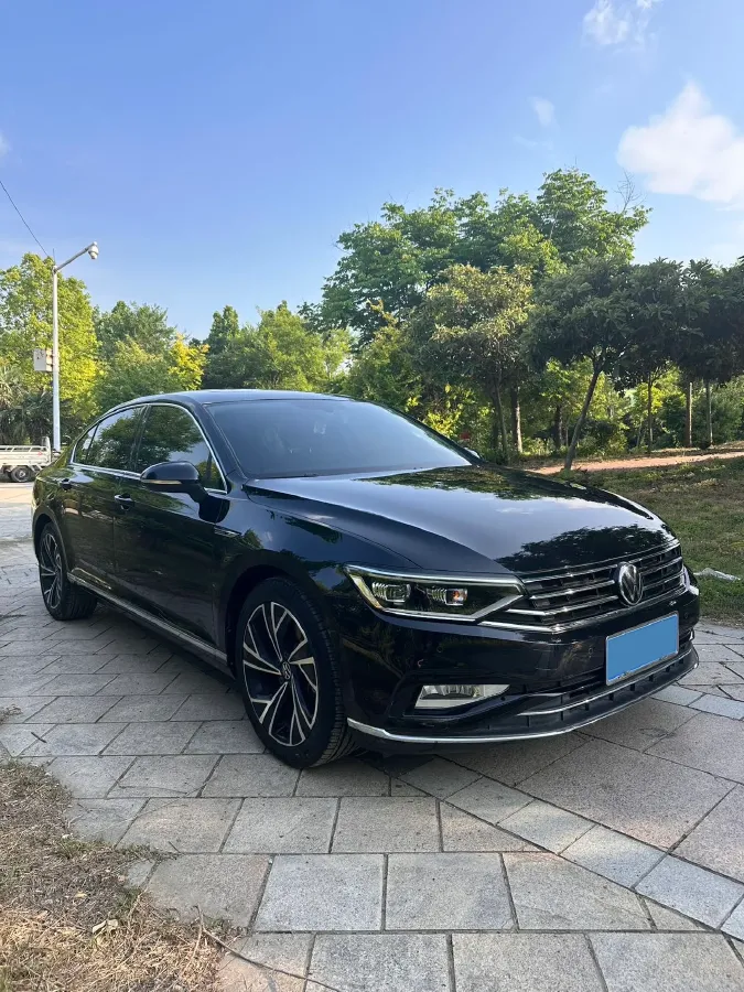2020 Volkswagen Magotan 2.0T 186HP L4 7DCT,autocango,china used car exporter,china ev exporter,chinese used car exporter,chinese used ev exporter