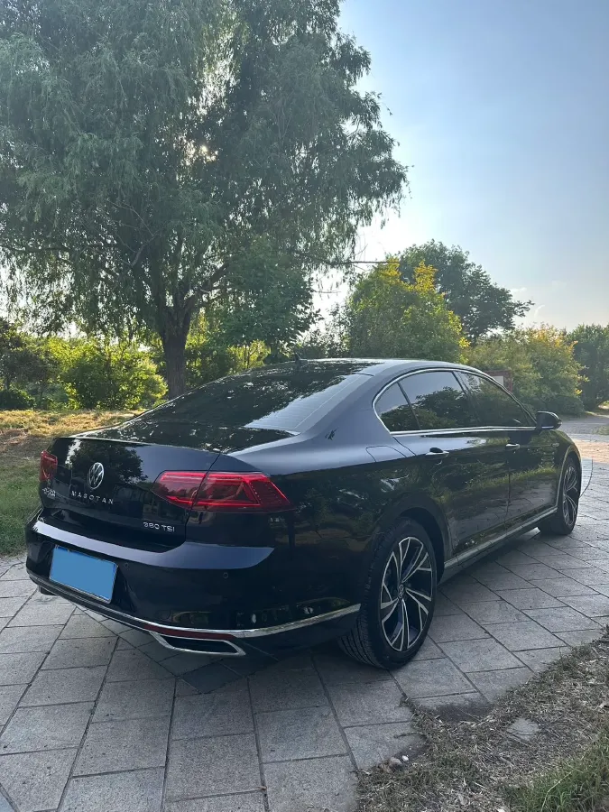2020 Volkswagen Magotan 2.0T 186HP L4 7DCT,autocango,china used car exporter,china ev exporter,chinese used car exporter,chinese used ev exporter