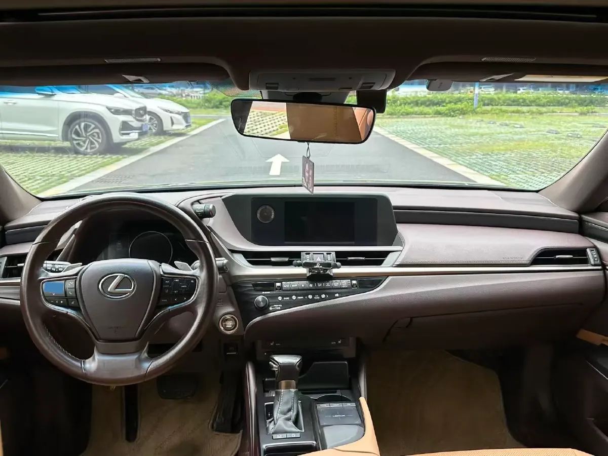 2018 Lexus ES 2.0L 167HP L4 6AT,autocango,china used car exporter,china ev exporter,chinese used car exporter,chinese used ev exporter