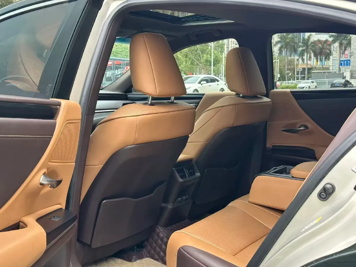 2018 Lexus ES 2.0L 167HP L4 6AT,autocango,china used car exporter,china ev exporter,chinese used car exporter,chinese used ev exporter