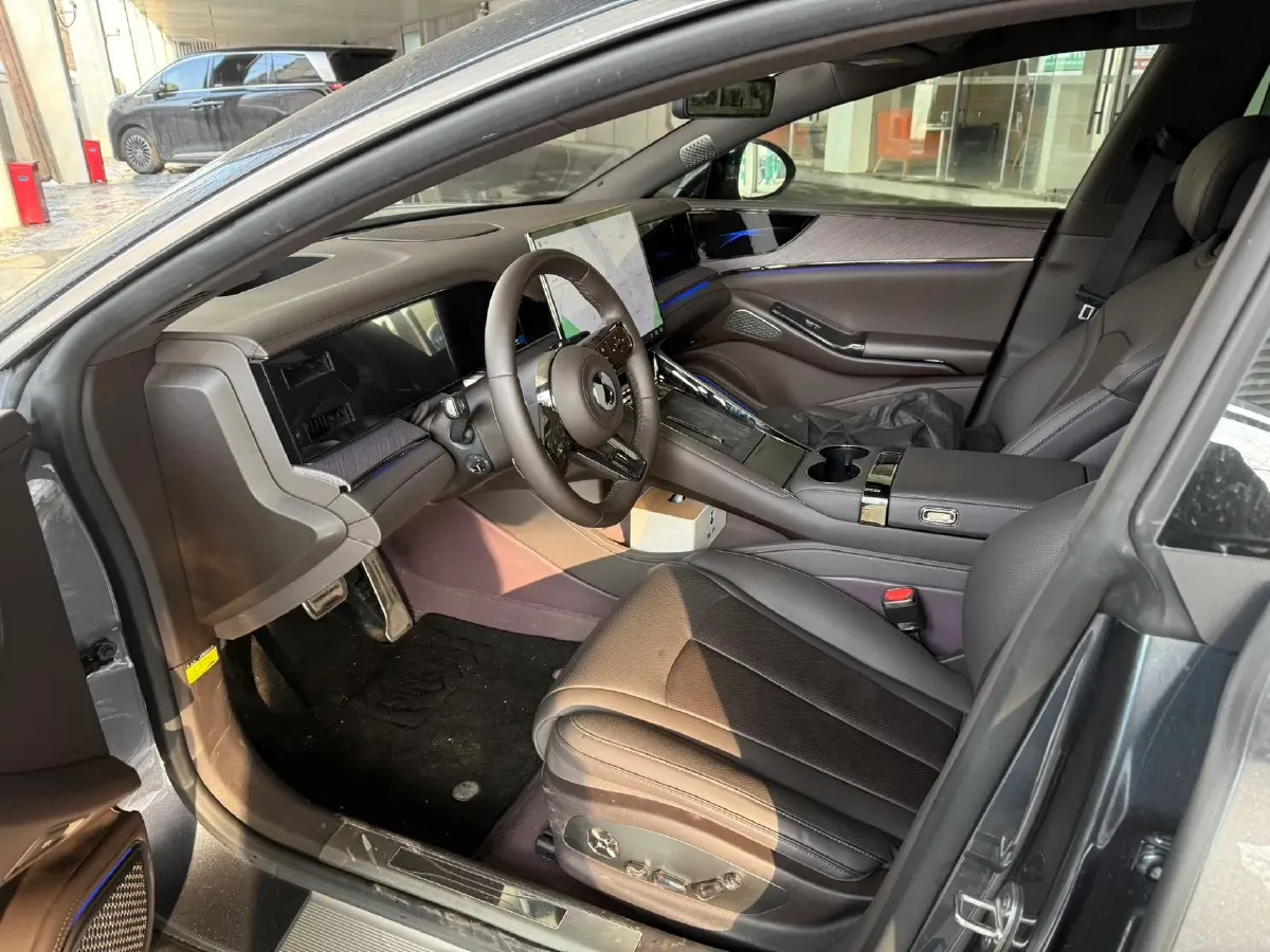 2024 Denza DenzaZ9 2.0T 207HP L4 E-CVT PHEV 38.5KWH,autocango,china used car exporter,china ev exporter,chinese used car exporter,chinese used ev exporter