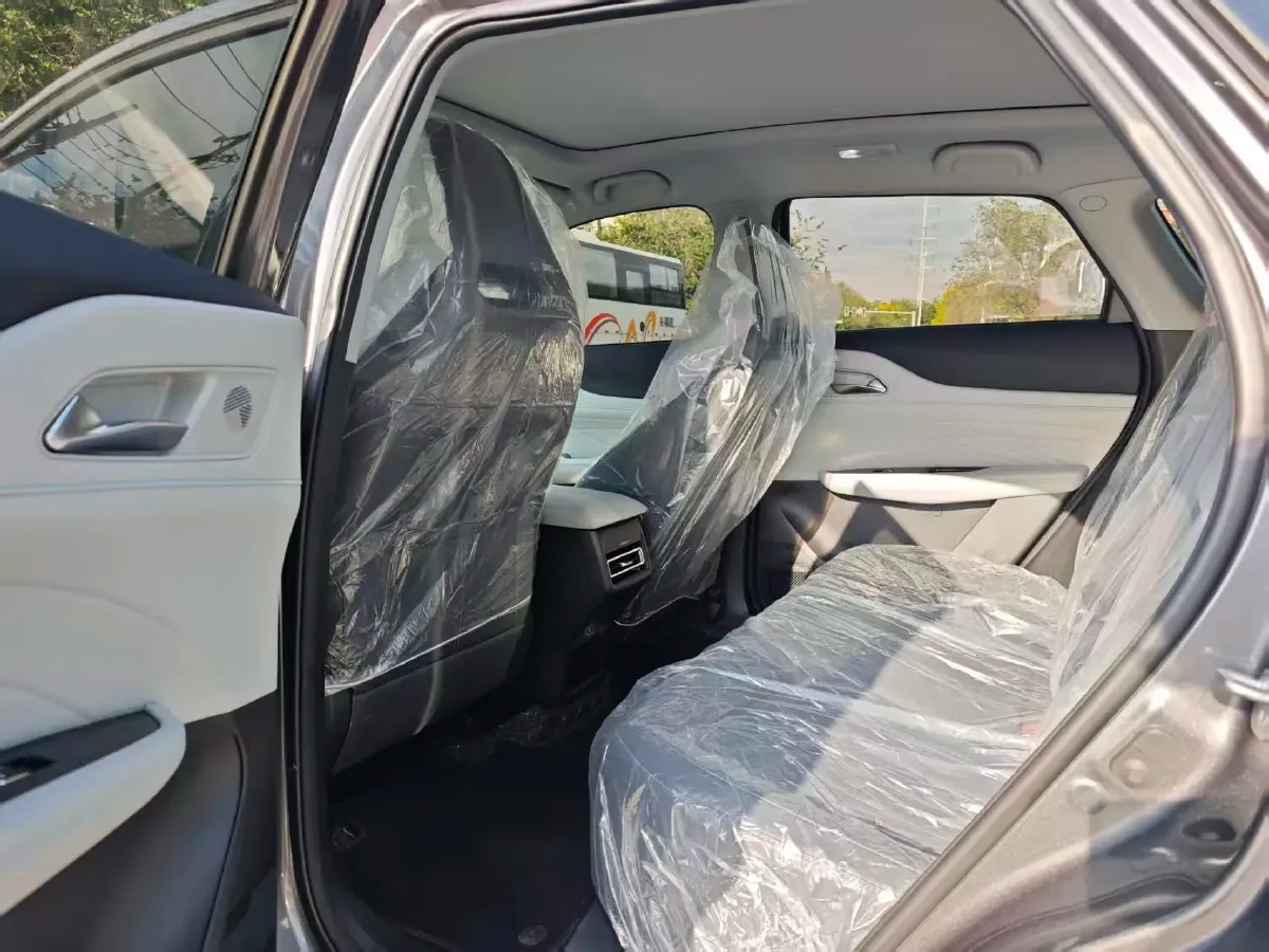 2024 ChangAn UNI-Z 1.5L 98HP L4 E-CVT PHEV 18.4KWH,autocango,china used car exporter,china ev exporter,chinese used car exporter,chinese used ev exporter