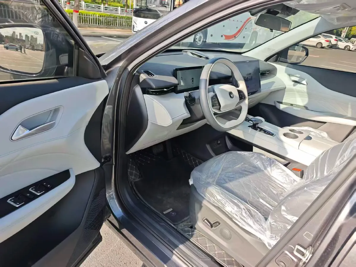 2024 ChangAn UNI-Z 1.5L 98HP L4 E-CVT PHEV 18.4KWH,autocango,china used car exporter,china ev exporter,chinese used car exporter,chinese used ev exporter