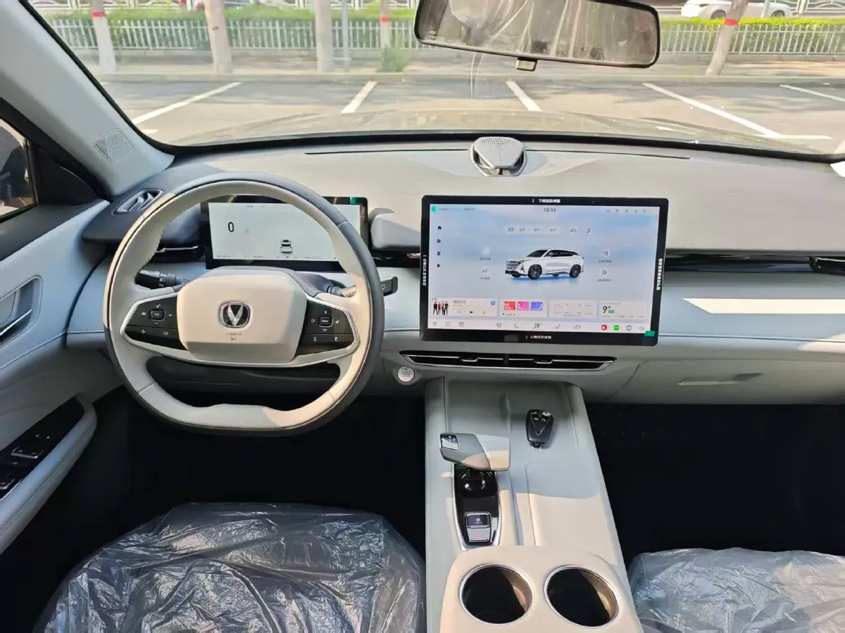 2024 ChangAn UNI-Z 1.5L 98HP L4 E-CVT PHEV 18.4KWH,autocango,china used car exporter,china ev exporter,chinese used car exporter,chinese used ev exporter