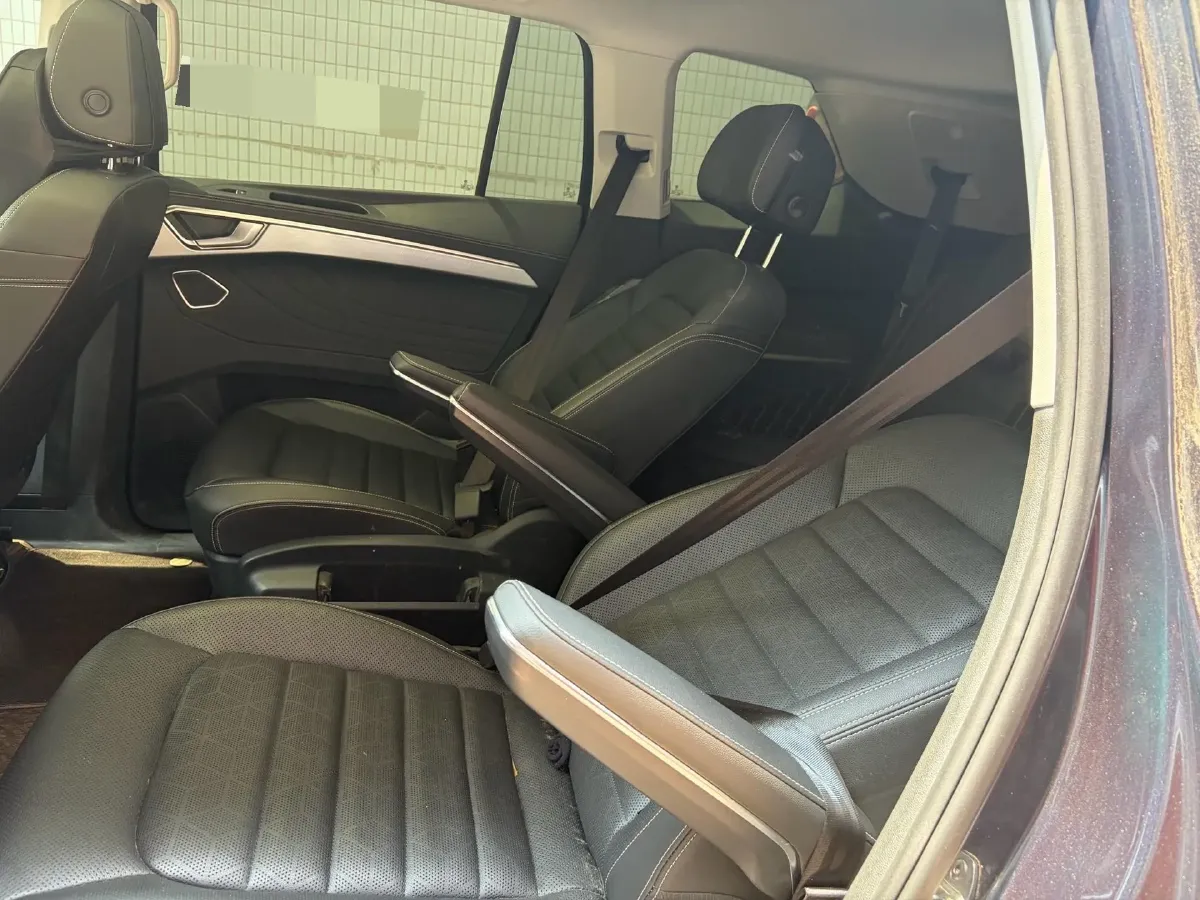 2021 Volkswagen Talagon 2.0T 220HP L4 7DCT,autocango,china used car exporter,china ev exporter,chinese used car exporter,chinese used ev exporter