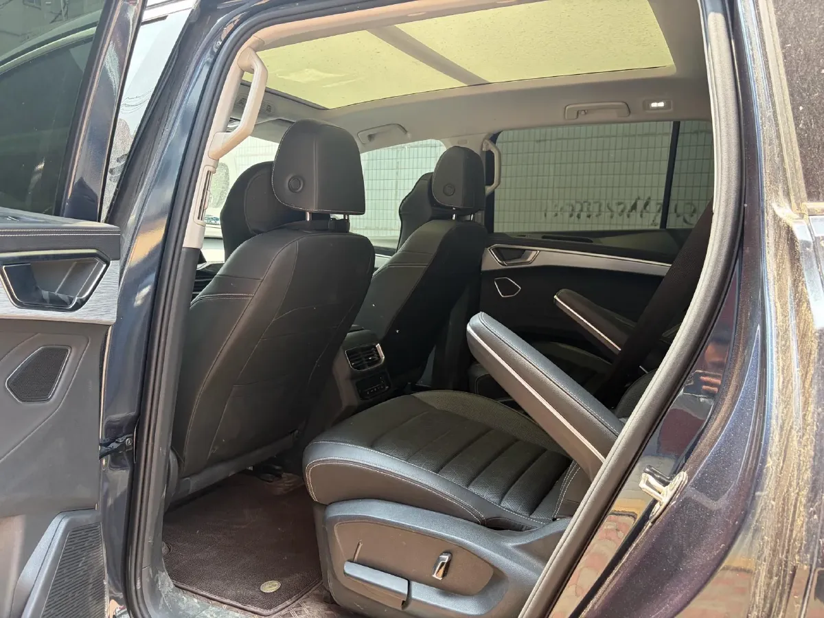2021 Volkswagen Talagon 2.0T 220HP L4 7DCT,autocango,china used car exporter,china ev exporter,chinese used car exporter,chinese used ev exporter