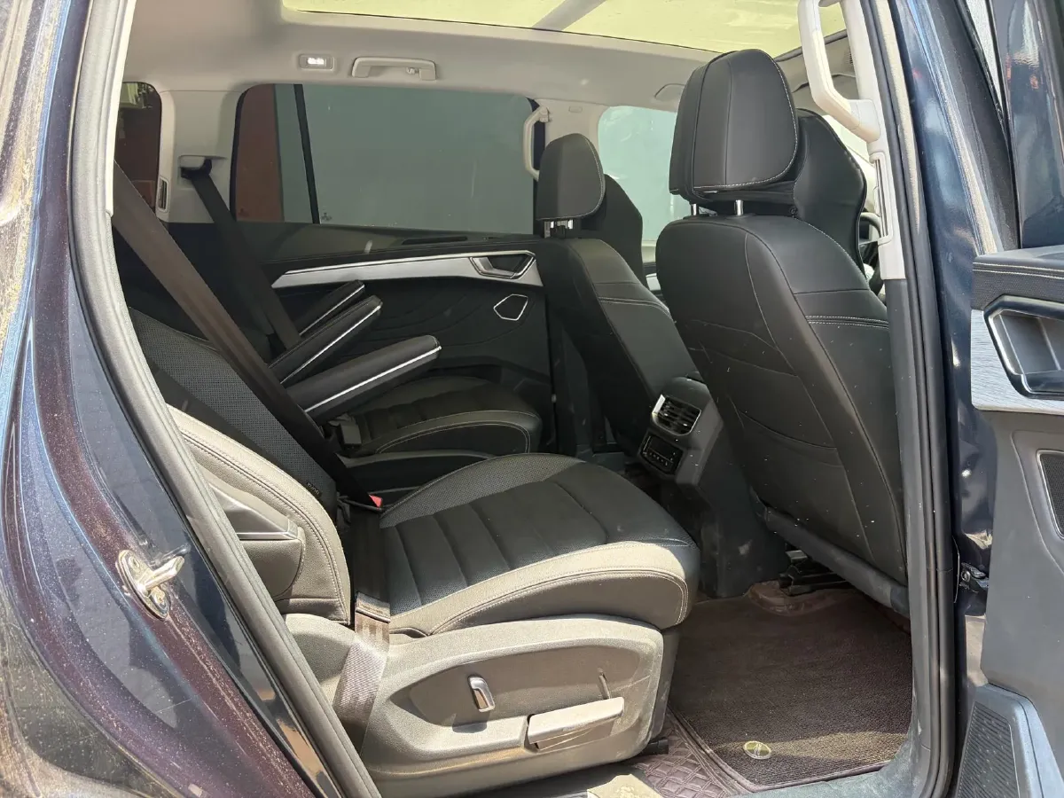 2021 Volkswagen Talagon 2.0T 220HP L4 7DCT,autocango,china used car exporter,china ev exporter,chinese used car exporter,chinese used ev exporter