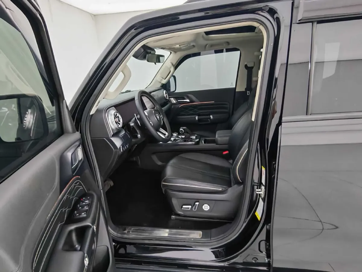 2023 Tank 300 2.0T 227HP L4 8AT,autocango,china used car exporter,china ev exporter,chinese used car exporter,chinese used ev exporter