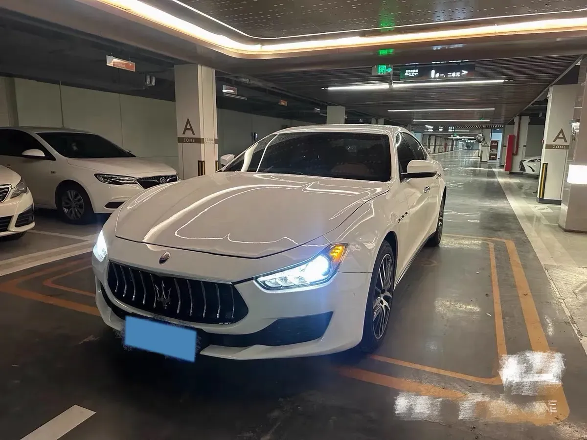 2021 Maserati Ghibli 2.0T 330HP L4 8AT,autocango,china used car exporter,china ev exporter,chinese used car exporter,chinese used ev exporter