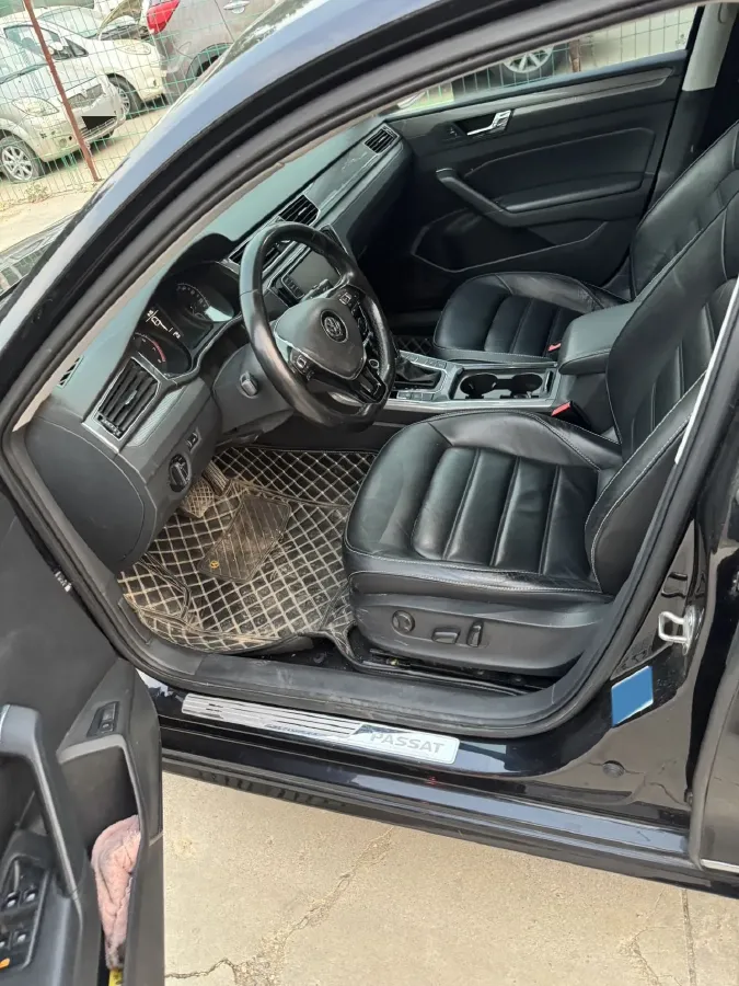 2017 Volkswagen Passat 1.8T 180HP L4 7DCT,autocango,china used car exporter,china ev exporter,chinese used car exporter,chinese used ev exporter