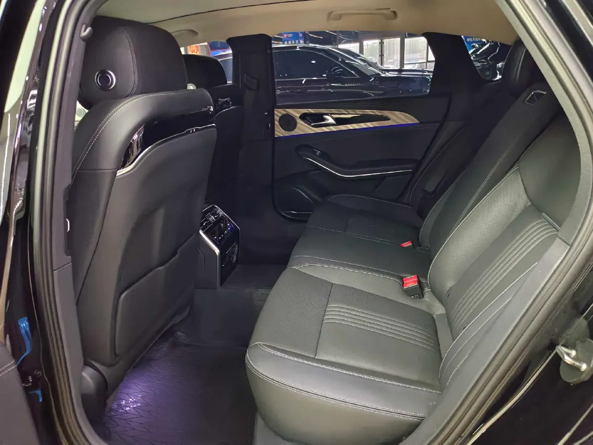 2020 HongQi H9 2.0T 252HP L4 7DCT,autocango,china used car exporter,china ev exporter,chinese used car exporter,chinese used ev exporter