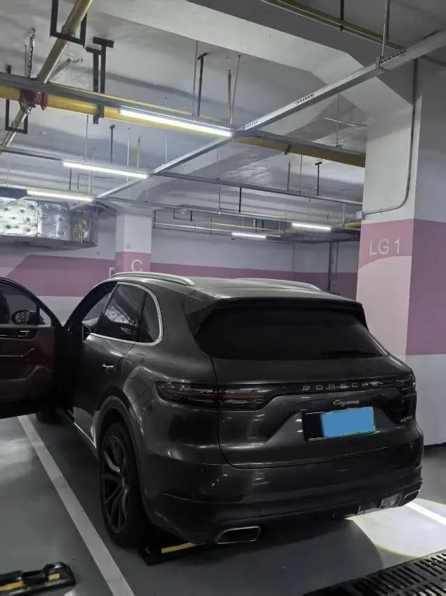 2019 Porsche Cayenne 2.0T 252HP L4 8AT PHEV 14.1KWH,autocango,china used car exporter,china ev exporter,chinese used car exporter,chinese used ev exporter
